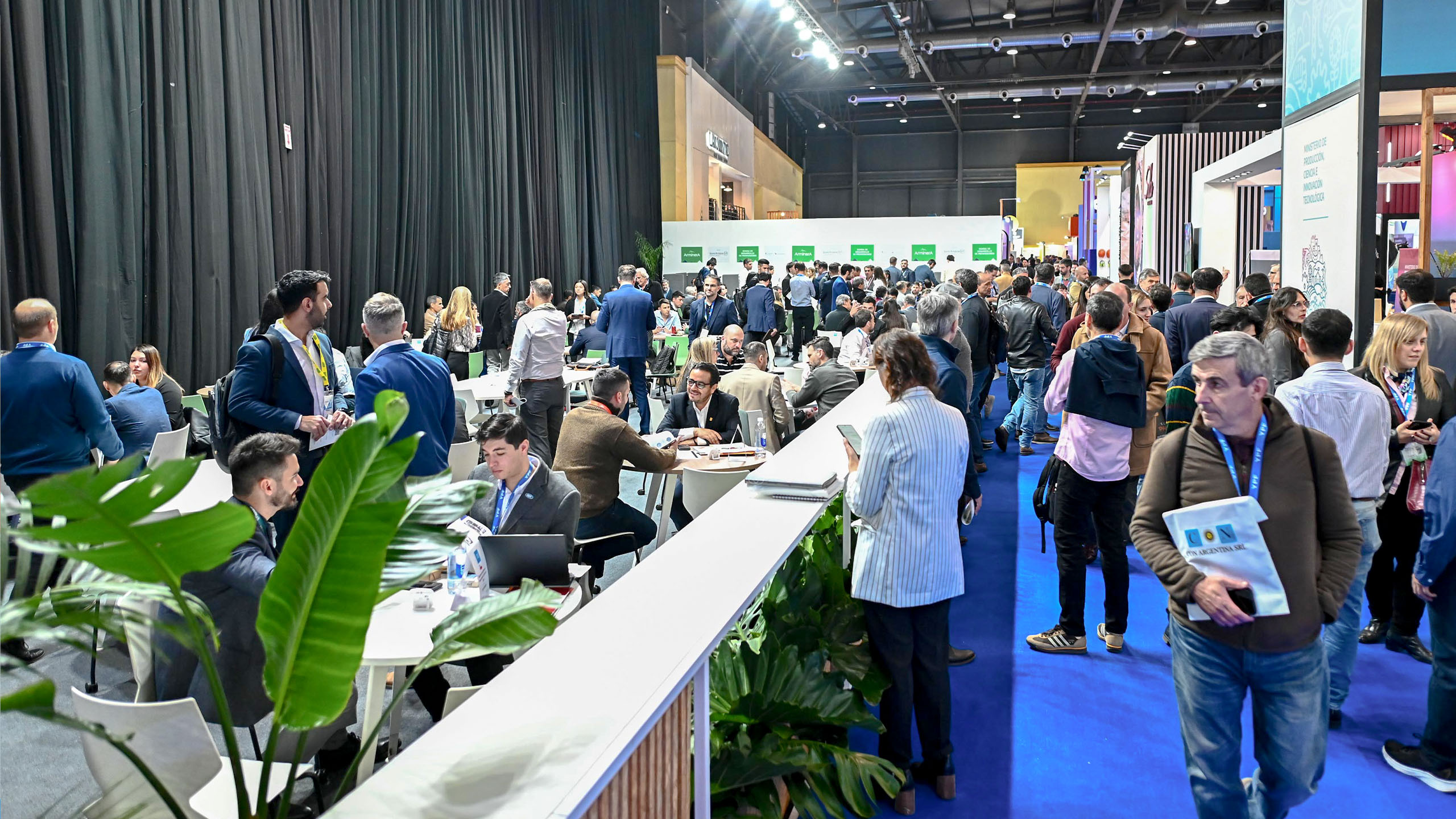 foto de la ronda de negocios durante Arminera